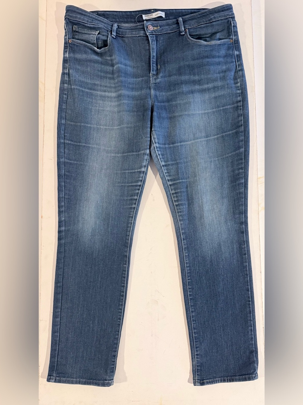 Signature by Levi Strauss Women's Skinny Jeans in Medium Blue